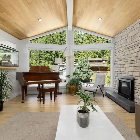 Beautiful Villa With Heated Pool Hot Tub By Forest North Vancouver Eksteriør billede