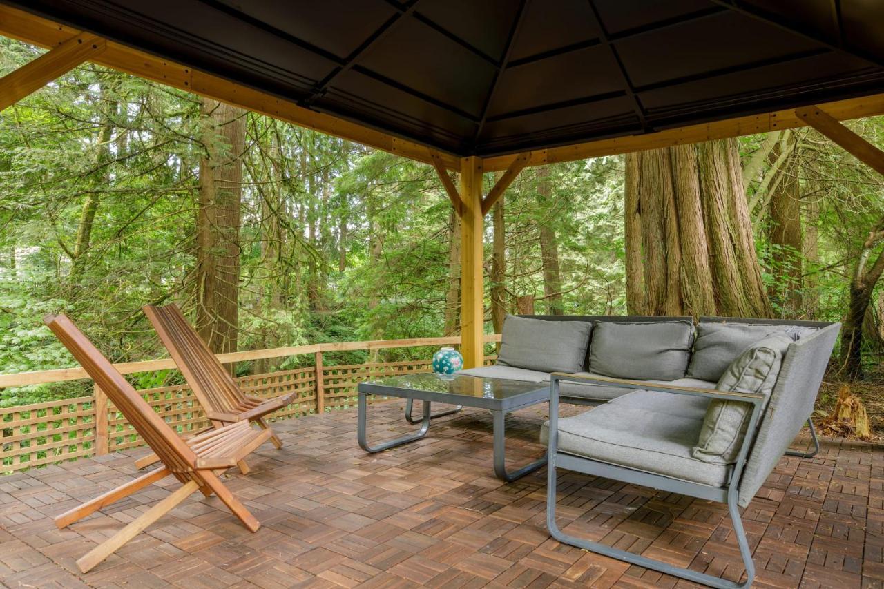 Beautiful Villa With Heated Pool Hot Tub By Forest North Vancouver Eksteriør billede