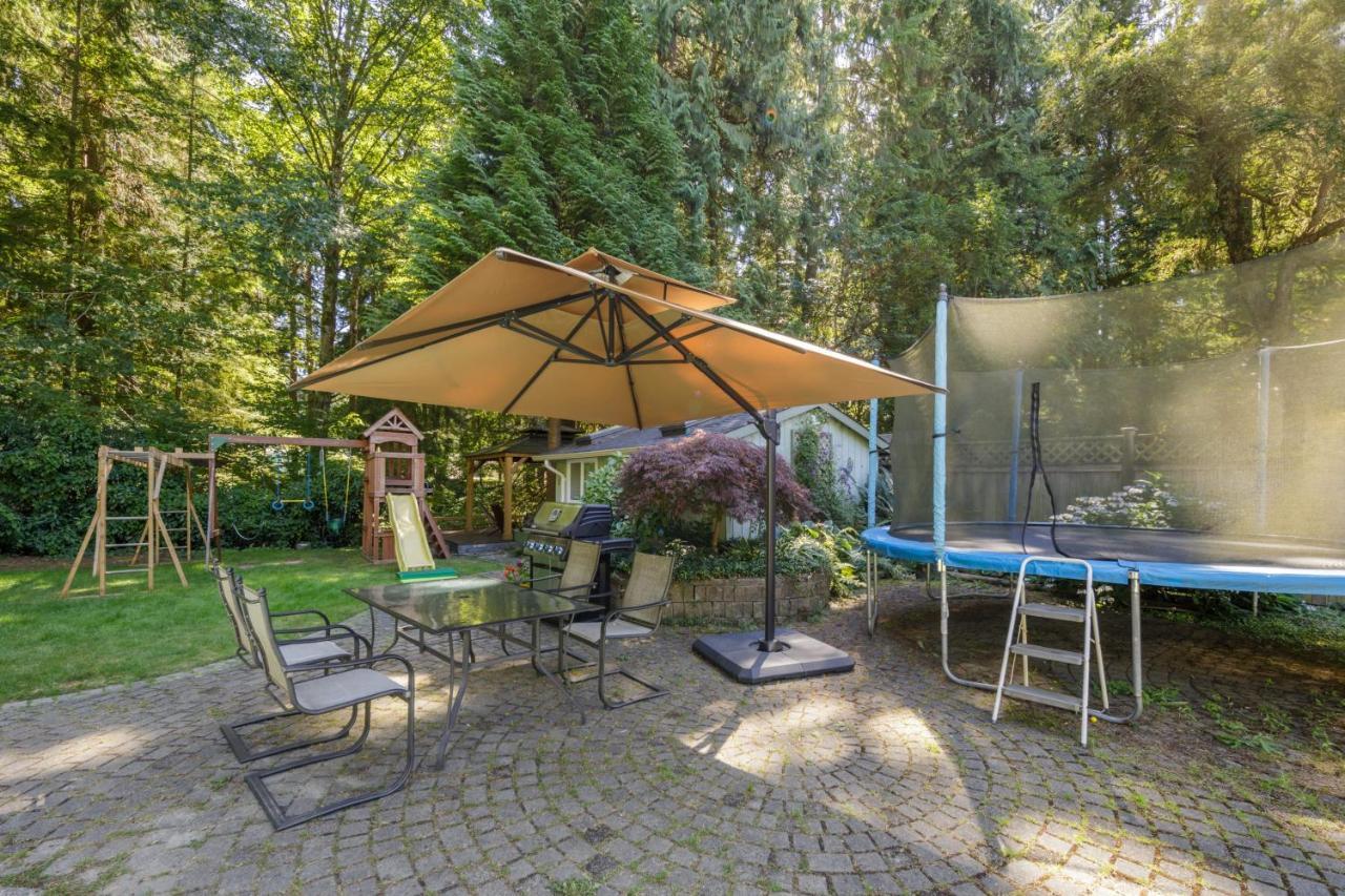Beautiful Villa With Heated Pool Hot Tub By Forest North Vancouver Eksteriør billede
