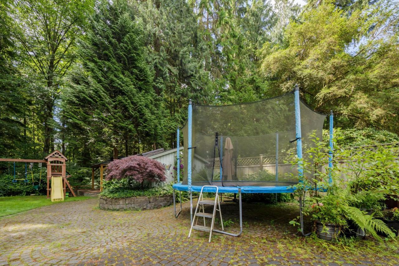 Beautiful Villa With Heated Pool Hot Tub By Forest North Vancouver Eksteriør billede