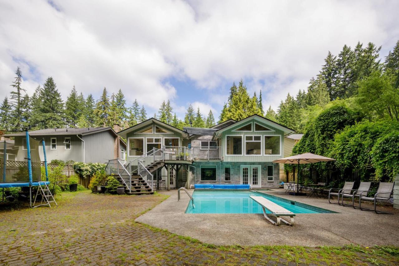 Beautiful Villa With Heated Pool Hot Tub By Forest North Vancouver Eksteriør billede